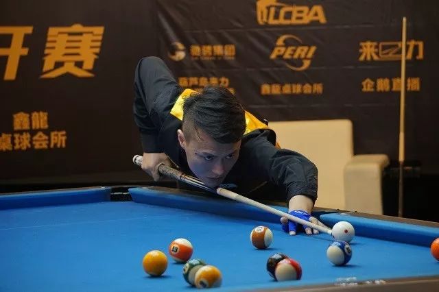 球场中争取 球场中争取