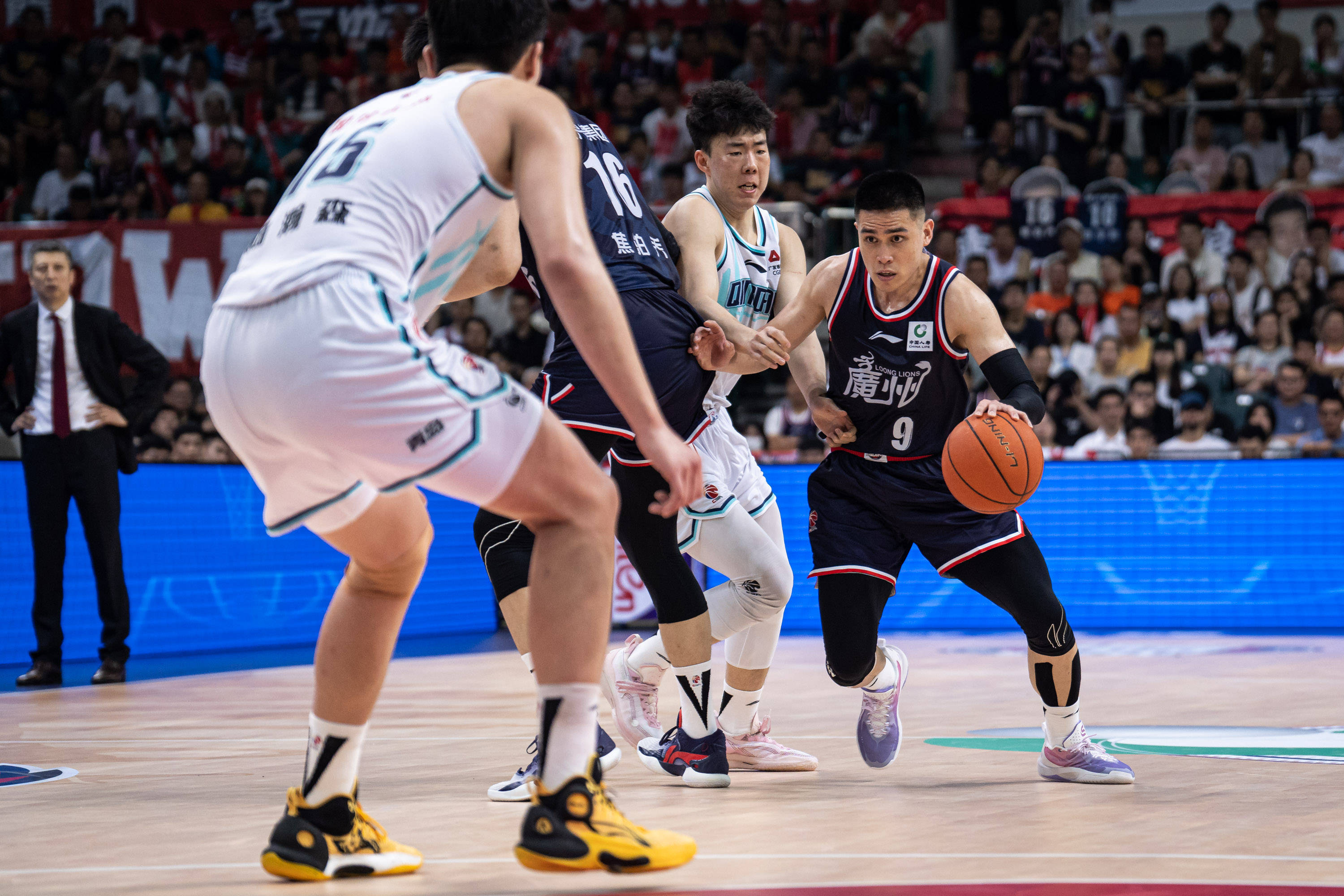 攻势由此逐 攻势由此逐